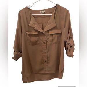 Love Riche taupe button up blouse. Size small
